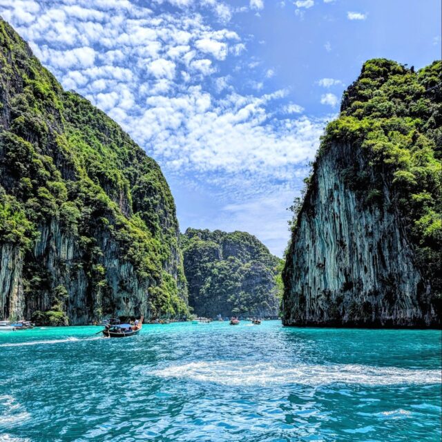 Where the ocean meets the mountains and the water is this shade of impossible blue. Thailand 🇹🇭

#Thailand
#AmazingThailand
#PhiPhiIslands
#KohPhiPhi
#Phuket
#Krabi
#LongtailBoat
#Travel
#TravelGram
#Wanderlust
#IslandLife
#TropicalVibes
#OceanTherapy
#BeautifulDestinations
#VacationGoals